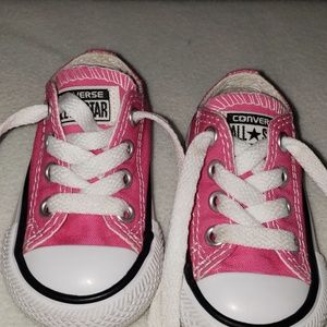 Infants pink converse
